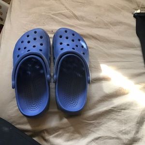 very blue classic crocs
